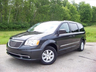 chrysler town and country 2011 gray van touring flex fuel 6 cylinders front wheel drive not specified 44024