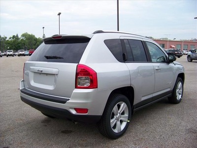 jeep compass 2011 silver suv gasoline 4 cylinders 2 wheel drive not specified 44024