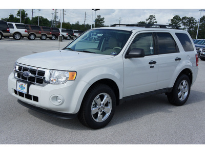ford escape 2012 white suv xlt flex fuel 6 cylinders front wheel drive automatic with overdrive 77388