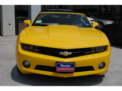 chevrolet camaro convertible 2011 yellow lt gasoline 6 cylinders rear wheel drive 6 spd auto 77090