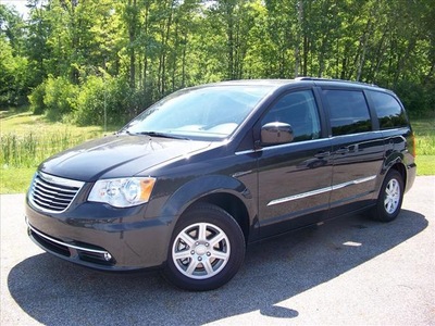 chrysler town and country 2011 gray van touring flex fuel 6 cylinders front wheel drive not specified 44024