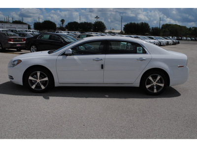 chevrolet malibu 2012 white sedan lt gasoline 4 cylinders front wheel drive 6 spd auto 77090