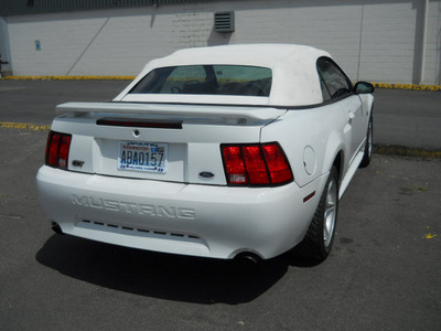 ford mustang 2002 white gt deluxe gasoline 8 cylinders rear wheel drive automatic 99208