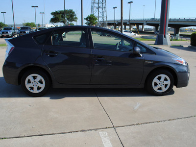 toyota prius 2010 gray hatchback i hybrid 4 cylinders front wheel drive automatic 75228