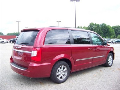 chrysler town and country 2011 red van touring flex fuel 6 cylinders front wheel drive not specified 44024