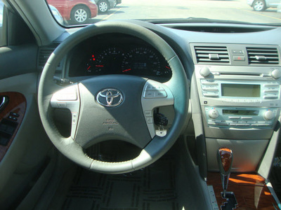 toyota camry 2009 silver sedan xle gasoline 4 cylinders front wheel drive automatic 45342