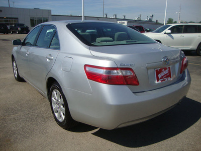 toyota camry 2009 silver sedan xle gasoline 4 cylinders front wheel drive automatic 45342