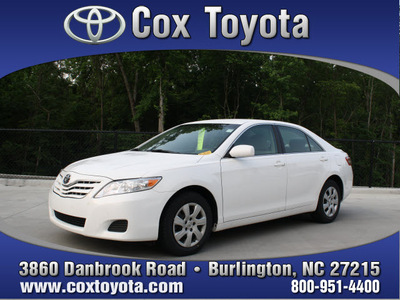 toyota camry 2010 white sedan le 4 cylinders front wheel drive automatic 27215