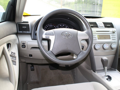 toyota camry 2010 white sedan le 4 cylinders front wheel drive automatic 27215