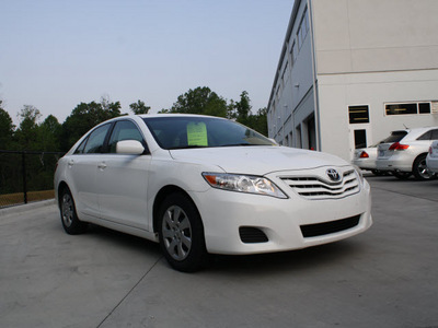 toyota camry 2011 white sedan le gasoline 4 cylinders front wheel drive automatic 27215