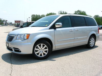 chrysler town and country 2011 silver van touring l flex fuel 6 cylinders front wheel drive automatic 45840