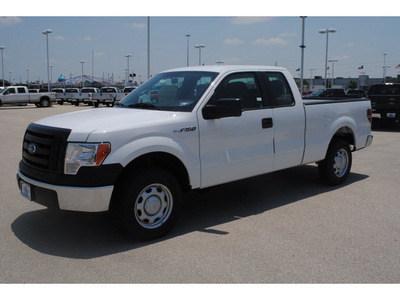 ford f 150 2011 white pickup truck xl flex fuel 6 cylinders 2 wheel drive 6 speed automatic 77388