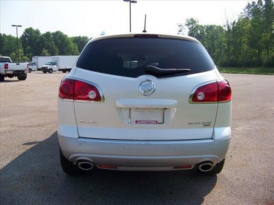 buick enclave 2011 white suv cxl 1 gasoline 6 cylinders front wheel drive not specified 44024