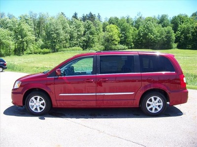 chrysler town and country 2011 red van touring flex fuel 6 cylinders front wheel drive not specified 44024