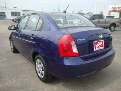 hyundai accent 2009 dk  blue sedan gls gasoline 4 cylinders front wheel drive automatic 45342