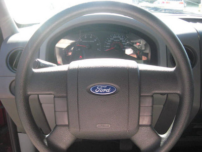 ford f 150 2006 maroon pickup truck xl gasoline 6 cylinders rear wheel drive 5 speed manual 33884