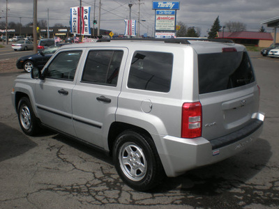 jeep patriot 2008 silver suv sport gasoline 4 cylinders 4 wheel drive automatic 13212
