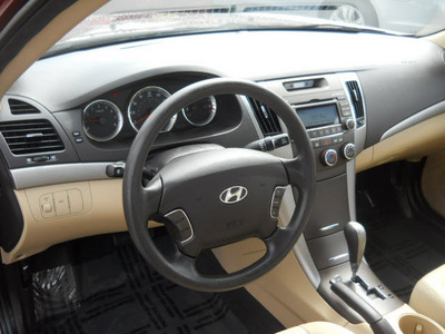 hyundai sonata 2009 maroon sedan gls gasoline 4 cylinders front wheel drive automatic 99208