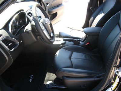 chrysler 200 2011 black sedan limited flex fuel 6 cylinders front wheel drive automatic 45840