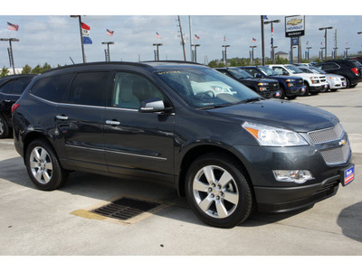 chevrolet traverse 2011 gray suv ltz gasoline 6 cylinders front wheel drive automatic 77090