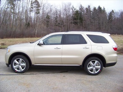 dodge durango 2011 gold suv citadel gasoline 6 cylinders all whee drive not specified 44024