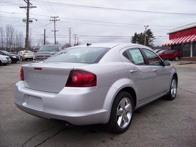 dodge avenger 2011 silver sedan lux gasoline 4 cylinders front wheel drive not specified 44024