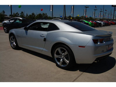 chevrolet camaro 2011 silver coupe ss gasoline 8 cylinders rear wheel drive automatic 77090