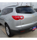 chevrolet traverse 2011 silver suv lt gasoline 6 cylinders front wheel drive automatic 77090
