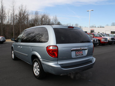 chrysler town and country 2006 lt  blue van touring gasoline 6 cylinders front wheel drive automatic 27215