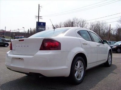 dodge avenger 2011 white sedan mainstreet gasoline 4 cylinders front wheel drive not specified 44024