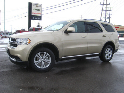 dodge durango 2011 white gold suv gasoline 6 cylinders all whee drive automatic 45840