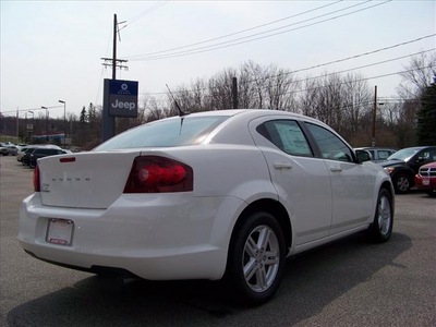 dodge avenger 2011 white mainstreet gasoline not specified front wheel drive not specified 44024
