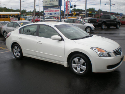 nissan altima 2008 white sedan gasoline 4 cylinders front wheel drive automatic 13212