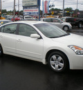 nissan altima 2008 white sedan gasoline 4 cylinders front wheel drive automatic 13212