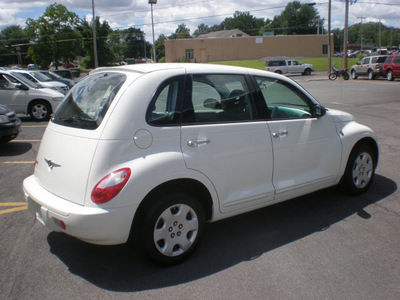 chrysler pt cruiser 2008 white wagon gasoline 4 cylinders front wheel drive automatic with overdrive 13212