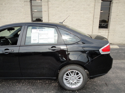 ford focus 2010 black sedan se gasoline 4 cylinders front wheel drive automatic with overdrive 60546