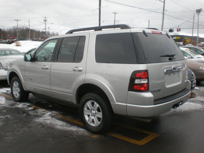 ford explorer 2008 silver suv xlt gasoline 6 cylinders 4 wheel drive automatic with overdrive 13212