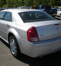 chrysler 300c 2008 silver sedan gasoline 8 cylinders all whee drive automatic 13502
