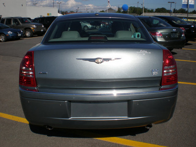 chrysler 300c 2006 gray sedan gasoline 8 cylinders all whee drive automatic 13502