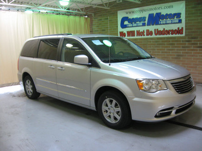chrysler town and country 2011 silver van touring flex fuel 6 cylinders front wheel drive automatic 44883