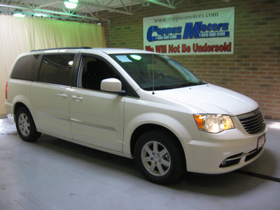 chrysler town and country 2011 white van touring flex fuel 6 cylinders front wheel drive automatic 44883