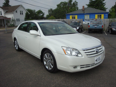 toyota avalon 2006 off white sedan xls gasoline 6 cylinders front wheel drive automatic 45324