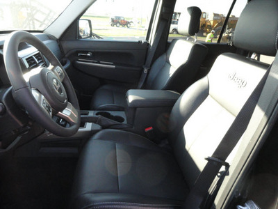 jeep liberty 2012 black jet edition gasoline v6 4 wheel drive 4 speed automatic 60915