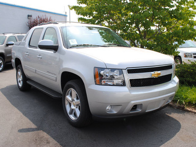 chevrolet avalanche 2011 silver suv lt flex fuel 8 cylinders 4 wheel drive automatic 27591