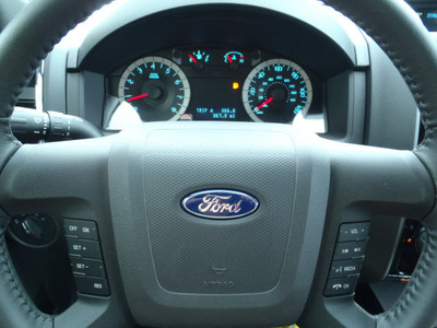 ford escape 2011 dk  red suv limited flex fuel 6 cylinders front wheel drive automatic 32401