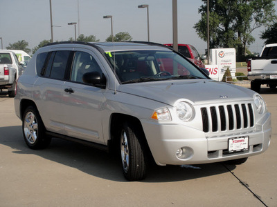 jeep compass 2007 silver suv limited gasoline 4 cylinders front wheel drive automatic 62034