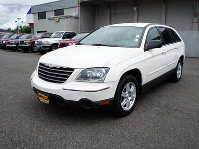 chrysler pacifica 2006 white suv touring gasoline 6 cylinders front wheel drive automatic 98371