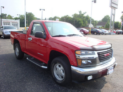 gmc canyon 2005 red gasoline 4 cylinders rear wheel drive automatic 45324