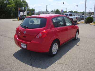 nissan versa 2010 red hatchback gasoline 4 cylinders front wheel drive automatic 45324