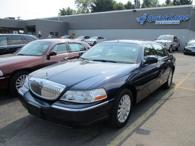 lincoln town car 2003 blue sedan signature gasoline 8 cylinders sohc rear wheel drive automatic with overdrive 13502